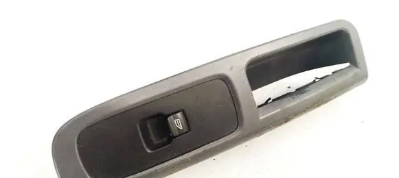 Volvo S40 Front door window switch trim 8679474