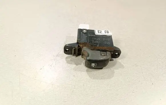 Hyundai Santa Fe Electric window control switch 935753C010