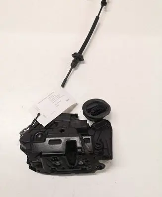 Volkswagen Golf VI Rear door lock 5K4839016H