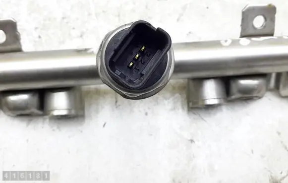 Mini Cooper Hatch Hardtop Fuel main line pipe v7568050