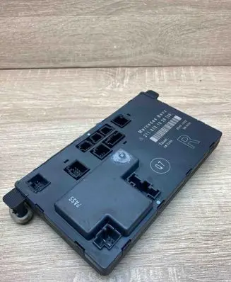 Mercedes-Benz E W211 Door control unit/module 2118701026 00401605