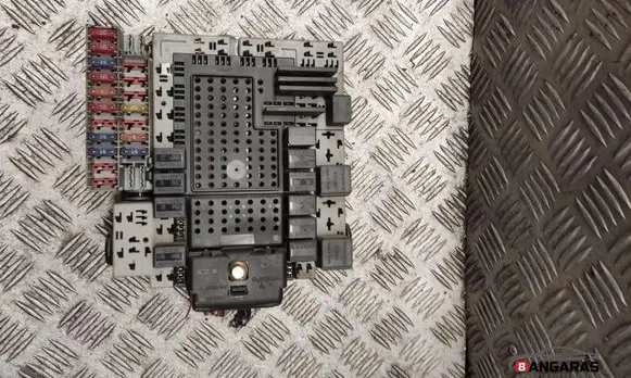 Volvo S80 Fuse module 1383457