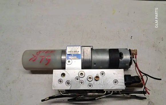Mercedes-Benz SLK R171 Convertible roof hydraulic pump A1718000030