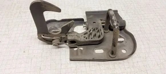 Volkswagen PASSAT B6 Engine bonnet/hood lock/latch loop/hook 3C0823480