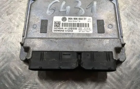Volkswagen Touran I Engine control unit/module 06A906033ET 5WP40445