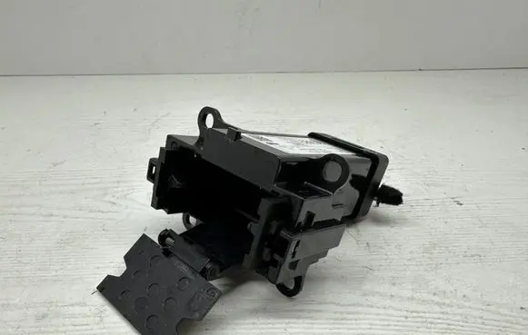 Citroen C4 II Picasso Ignition lock S000048536
