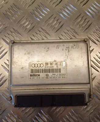 Volkswagen PASSAT B5 Engine control unit/module 3B0907401J 0281010147 28RTE470