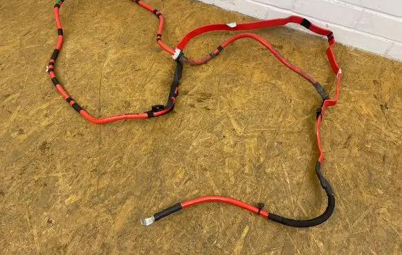 Positive cable (battery)