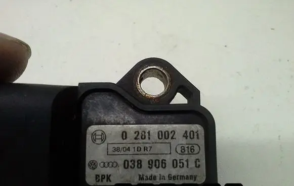Volkswagen PASSAT B6 Camshaft speed sensor 0281002401 038906051C