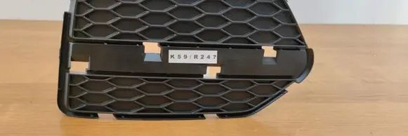 Audi Q3 8U Front bumper lower grill 8U0807152F
