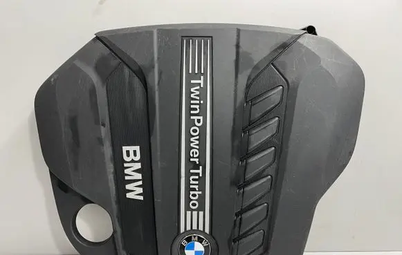 BMW X5 E70 Engine cover (trim) 7811025