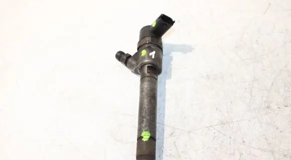 Volvo XC70 Fuel injector 30777526 0445110298