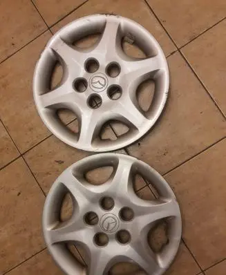 Mazda 626 R15 wheel hub/cap/trim GE4V37170