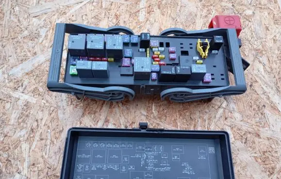 Fiat Freemont Fuse box set P68143318AE 68143318AE 68079356AB