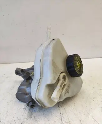 Mercedes-Benz C AMG W205 Master brake cylinder A2054300002