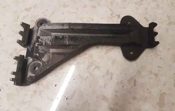 Audi A6 S6 C5 4B Front bumper mounting bracket 4A0807284A