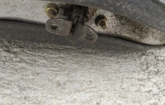 Toyota Avensis T220 Rear door check strap stopper