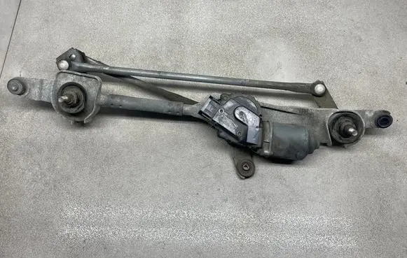 Front wiper linkage and motor