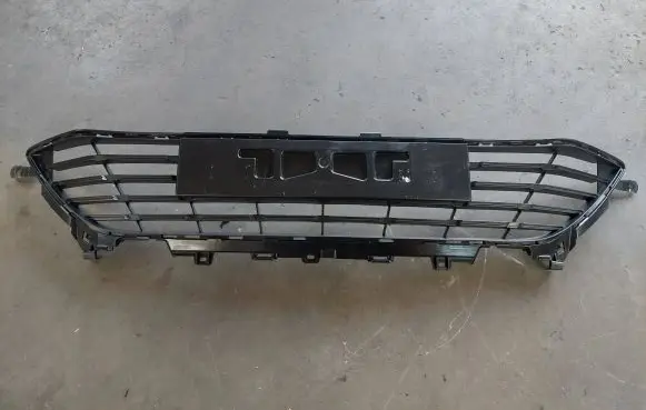 Renault Megane IV Front bumper lower grill 622548476R BKFB2 BKEB2