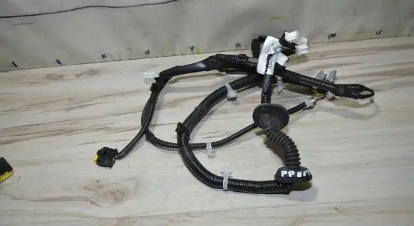 Nissan Note (E12) Front door wiring loom 241263VV1A