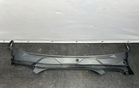 BMW 8 G15 Wiper trim 7435326