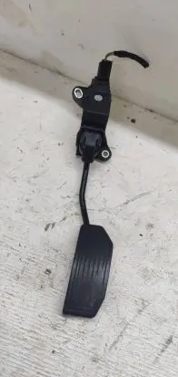 Toyota Avensis T270 Accelerator throttle pedal 78110-02071