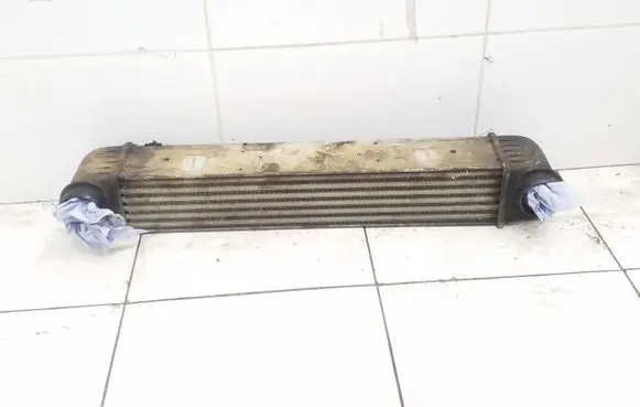 BMW 5 E39 Intercooler radiator 17512247359