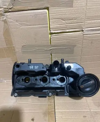 Skoda Fabia Mk2 (5J) Rocker cam cover 70377103