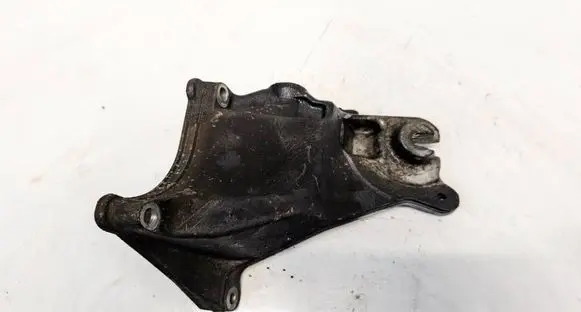 Mercedes-Benz E W212 Engine mounting bracket A2722234604