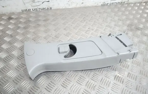 Mitsubishi Lancer VIII (B) pillar trim (top) 7211A180