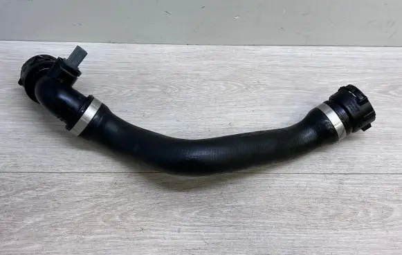 Porsche Cayenne (92A) Engine coolant pipe/hose 95810640220 7P01422051