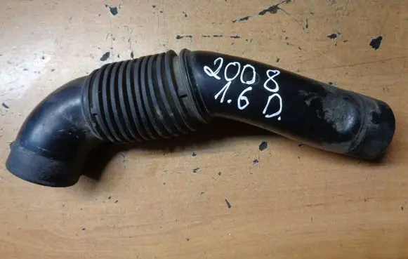 Peugeot 2008 I Air intake duct part 9684813780