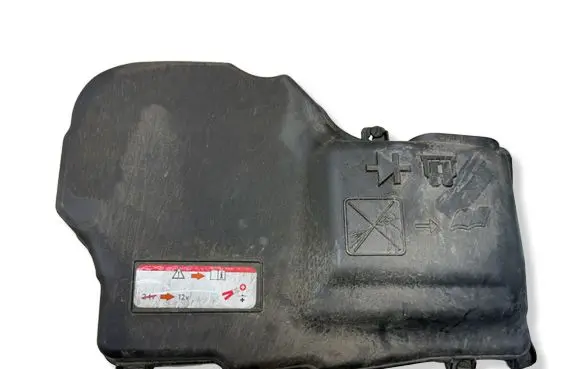 Peugeot 508 Fuse box cover 9687925880