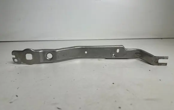 Audi A7 S7 4G Headlight/headlamp mounting bracket 4G8807591