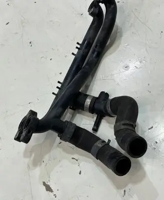 Volkswagen Touareg III Engine coolant pipe/hose