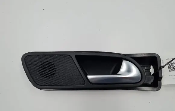 Volkswagen Tiguan Rear door interior handle 5N0839198