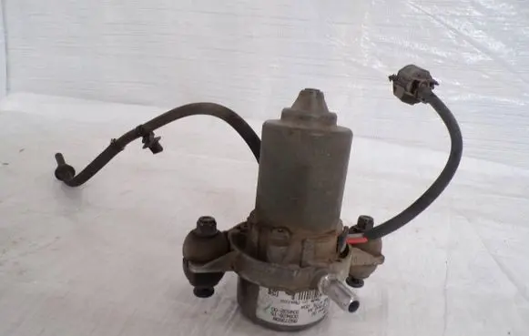 Opel Mokka Vacuum pump 95073598