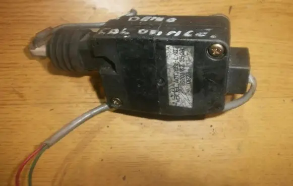 Mazda Demio Central locking motor d20162350a