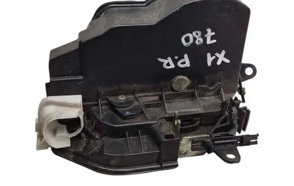 BMW X1 E84 Front door lock 7202144 A053702