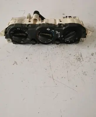 Ford Focus Climate control unit 69607320
