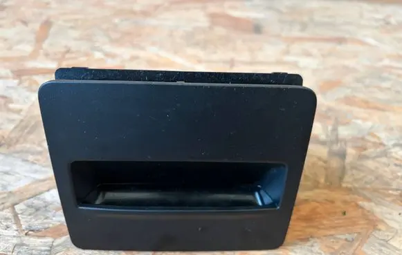 Skoda Octavia Mk3 (5E) Ashtray (rear) 5E0863284B 30102019
