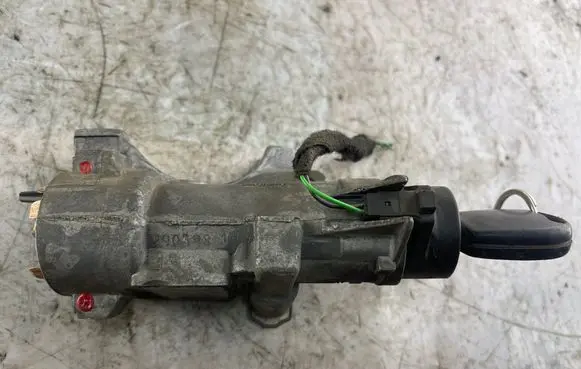 Volkswagen PASSAT B5 Ignition lock 4b0905851
