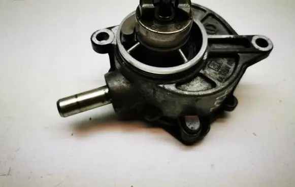 Mercedes-Benz C W204 Vacuum pump LA1231052