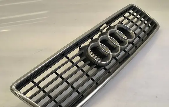 Audi A8 S8 D2 4D Front grill 4A0853651