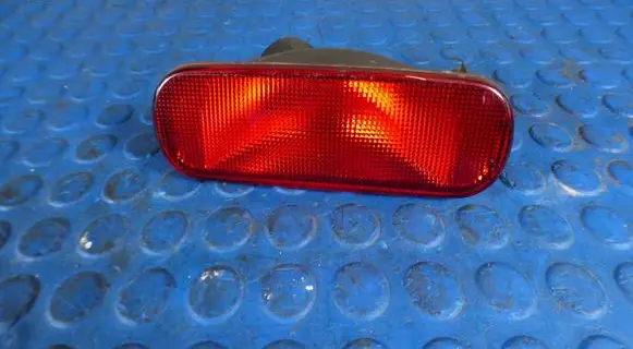 Suzuki Swift III Rear fog light 3657062J0 2V21W