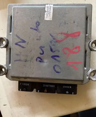 Volvo V50 Engine control unit/module 31211071AA
