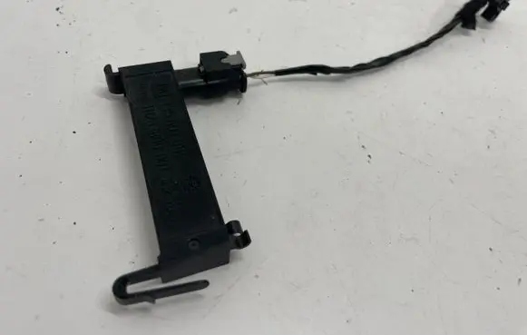 Opel Insignia B Keyless system antenna 13580788