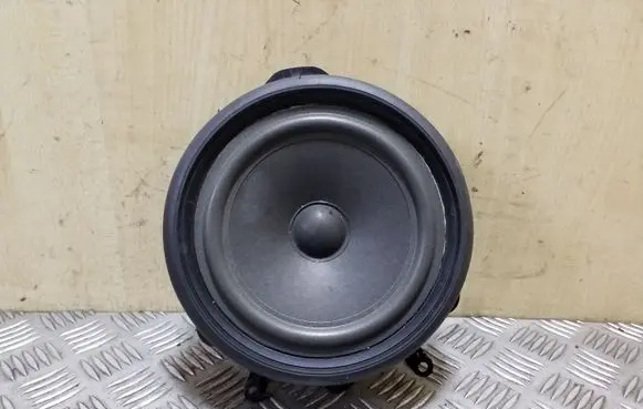 Seat Exeo (3R) Front door speaker 8E0035411
