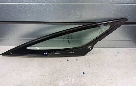 Citroen DS5 Front triangle window/glass 