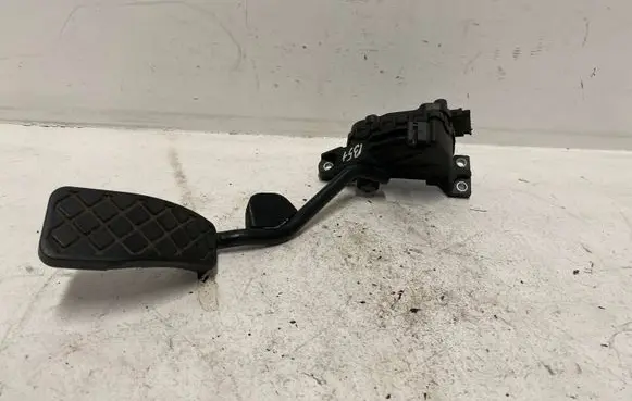 Volkswagen PASSAT B5.5 Accelerator throttle pedal 8E2721523 6PV00777008